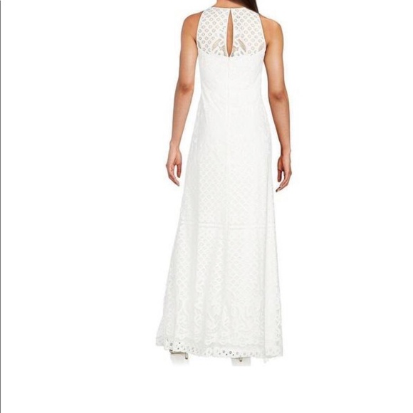 Vera Wang Halter Embroiled Evening Dress -size 0-2 - Picture 4 of 5